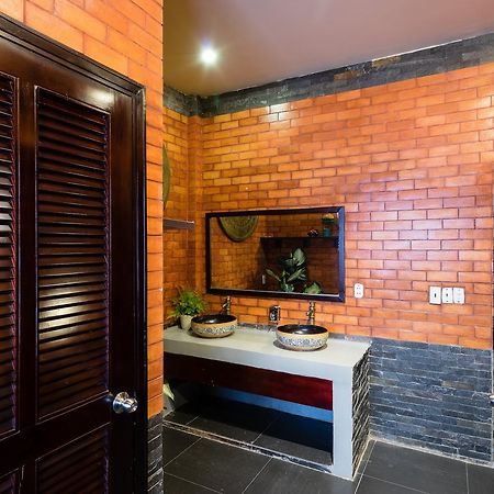 مبيت وإفطار مدينة هوشي منه The Red House المظهر الخارجي الصورة